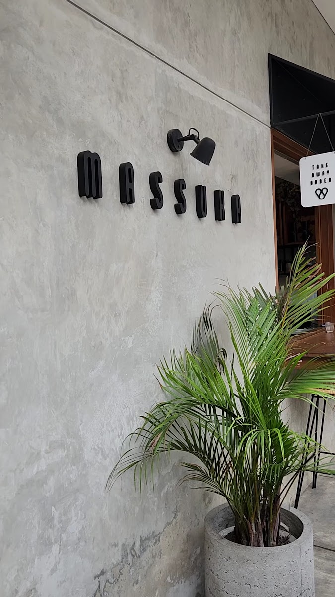 Massuka Coffee and Eatery Photo 2