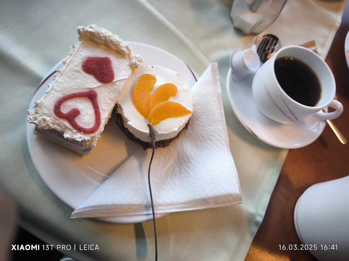 Café Clara Photo 3