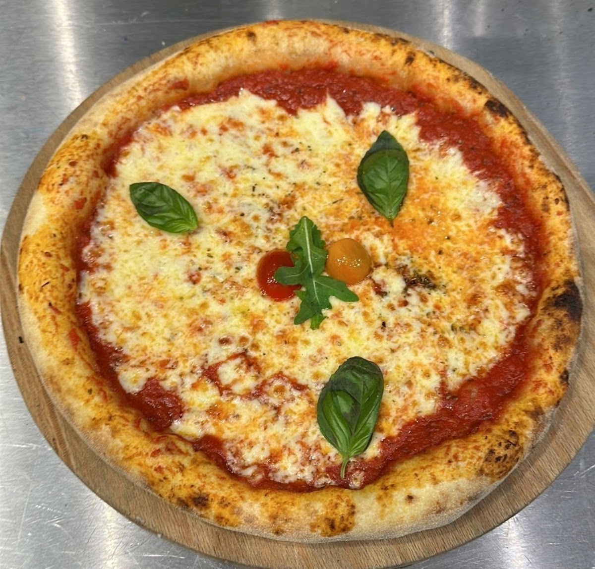 Pizza Julia Distributeur 24/24 7J/7 Photo 5