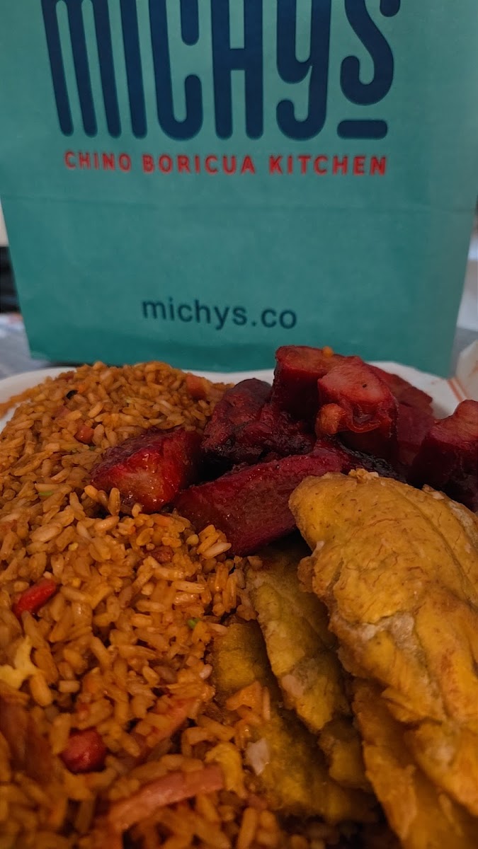 Michy's Chino Boricua Photo 4