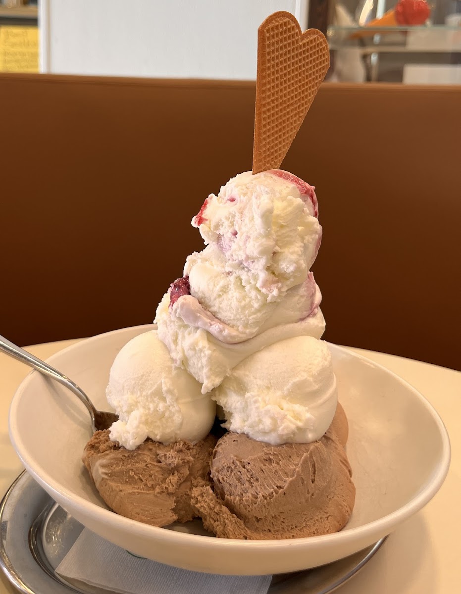 Eiscafé Belluno Netphen Photo 8