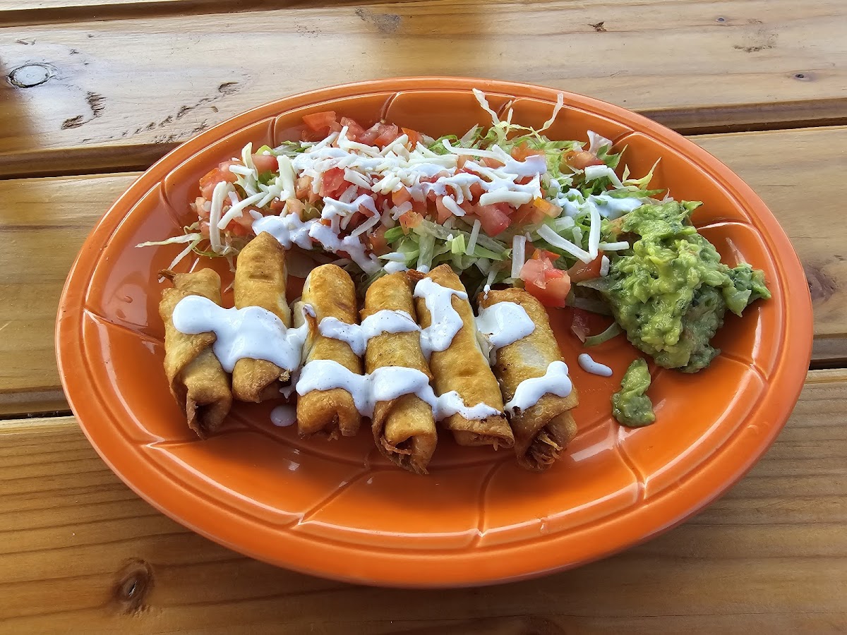 Los Pelicanos Mexican Cuisine Photo 9