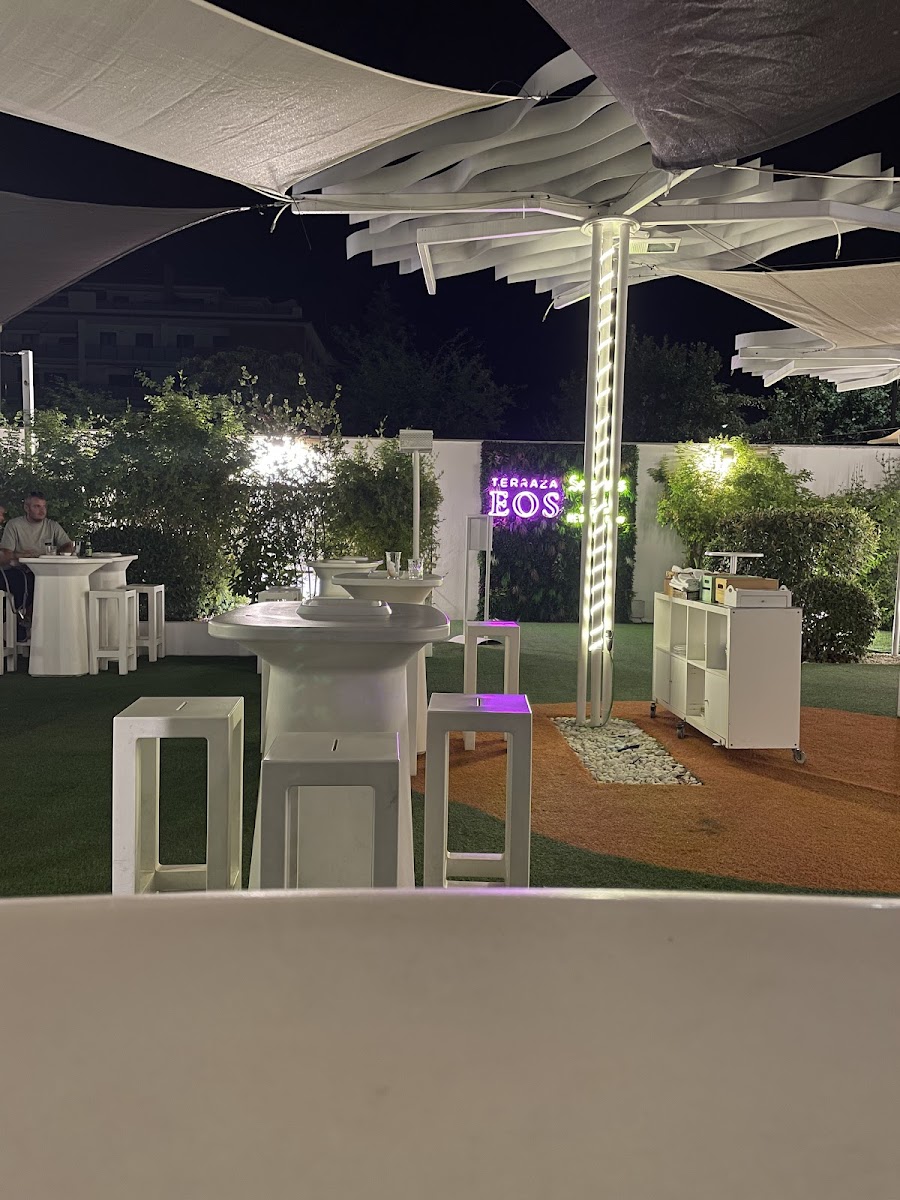 EOS Terraza Bar Photo 4
