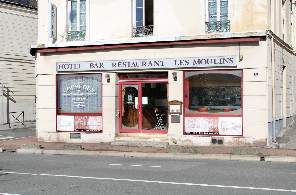 Les Moulins