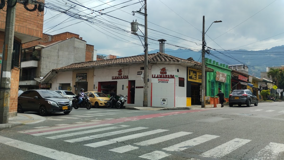 Pollos LLamarada Photo 3