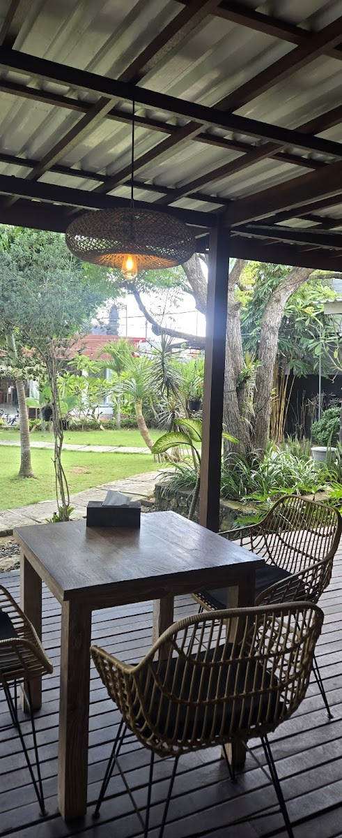 MYE Restaurant, Pastry and Bakery