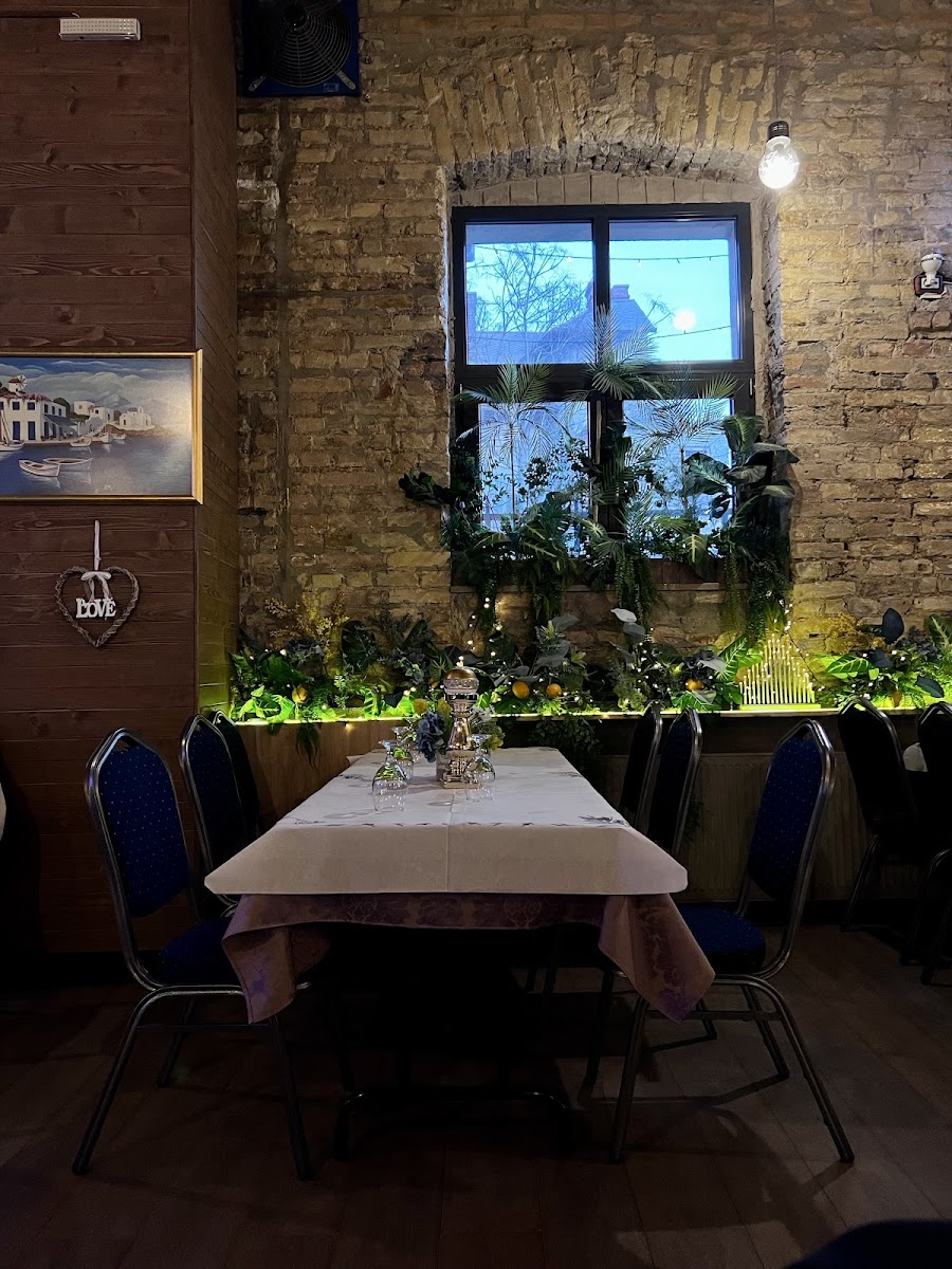 Eleni's Greek Taverna Photo 4