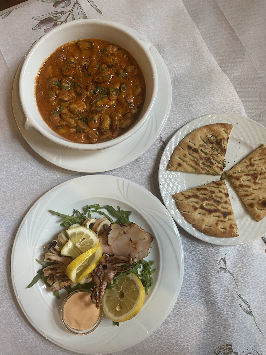 Eleni's Greek Taverna Photo 9