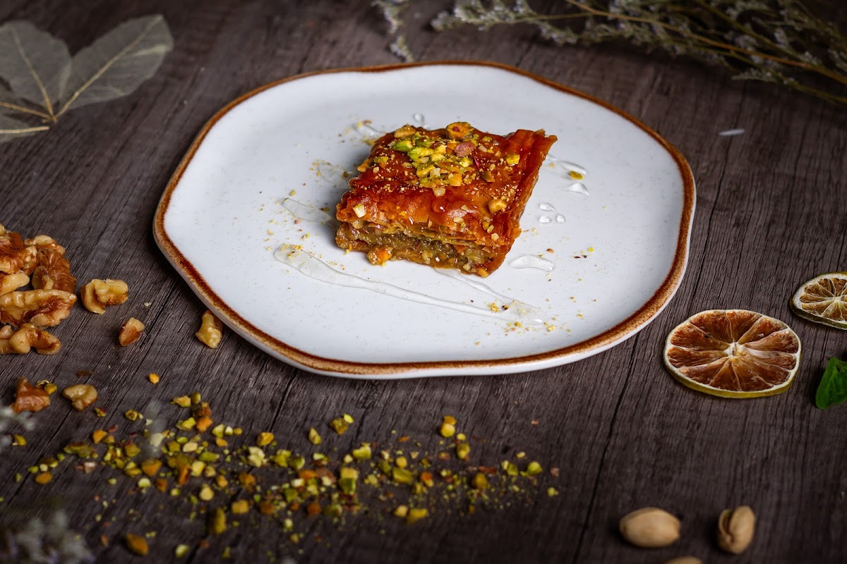Za'farān persian restaurant Photo 8
