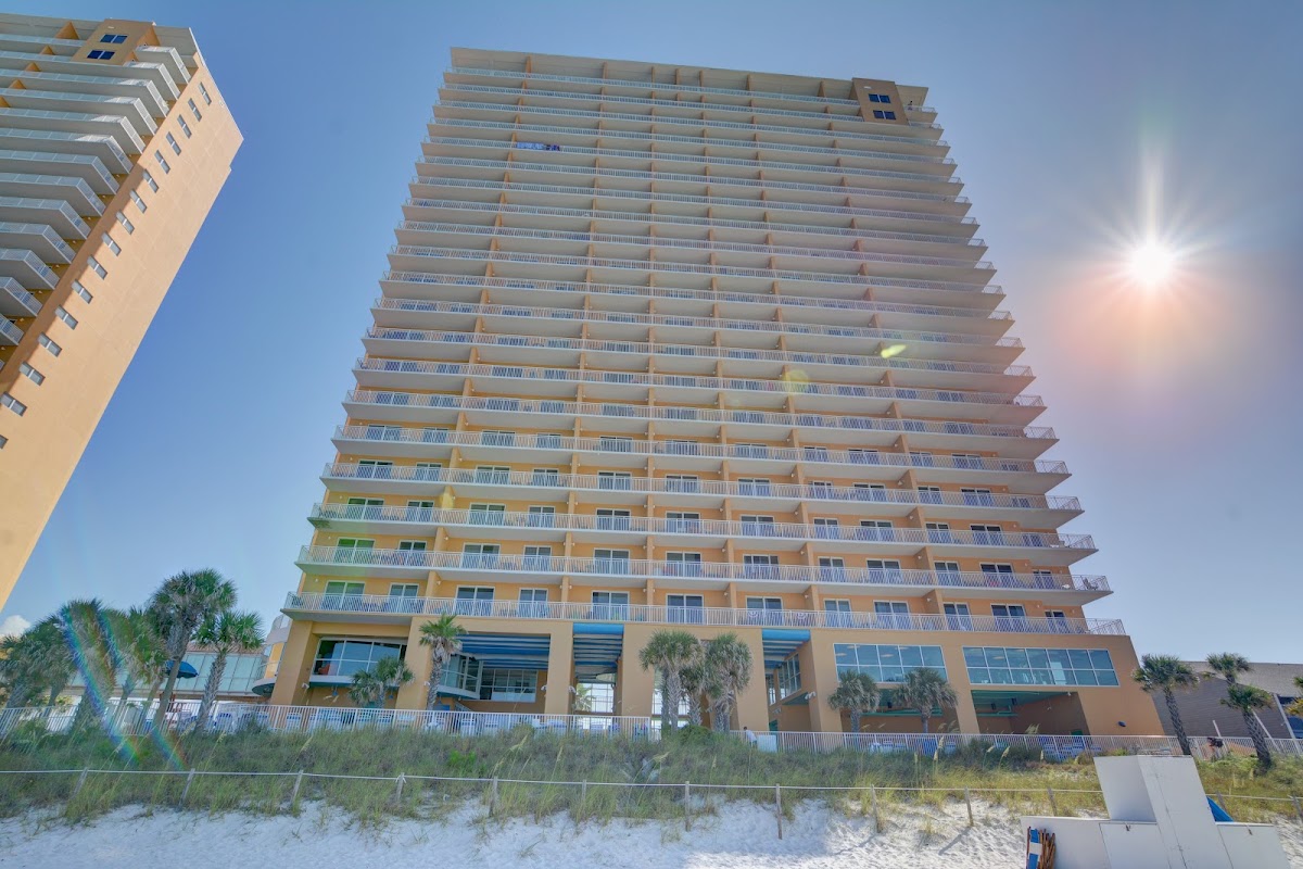 Riptide Bar and Grill at Splash Resorts Photo 6
