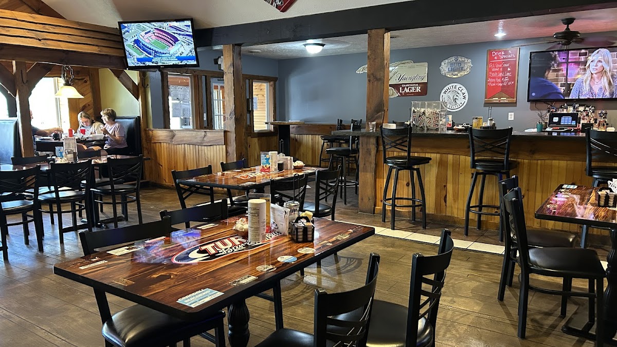 Turn 4 Bar & Grill Photo 6