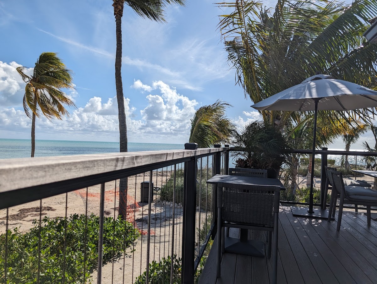 Oceanside Safari Restaurant & Lounge Photo 4