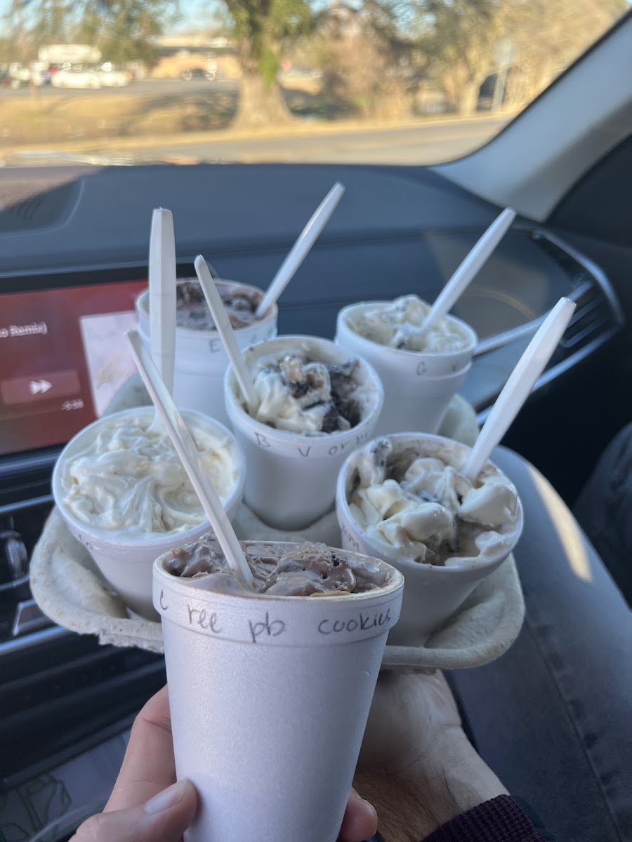 Cade's Frozen Custard Photo 2