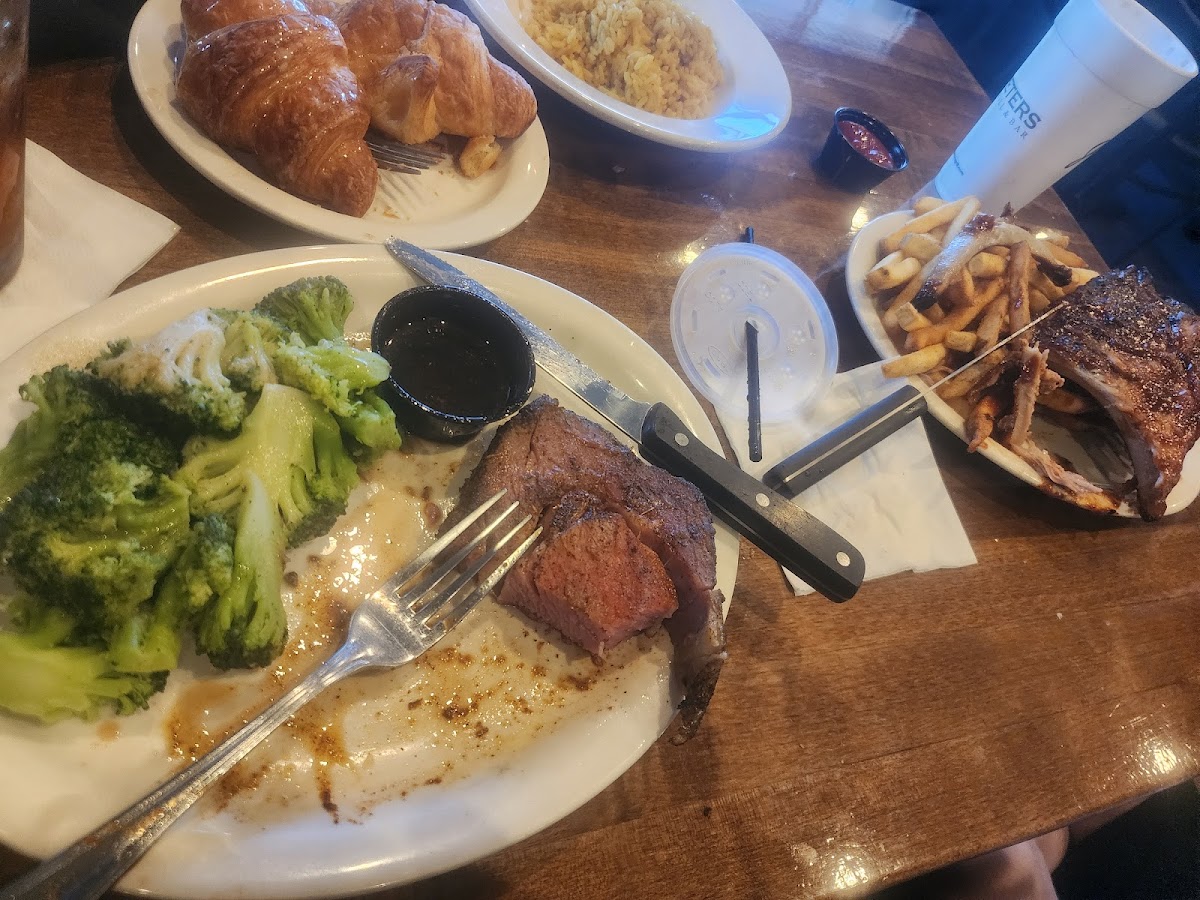 J Peters Grill & Bar - Carolina Forest Photo 2