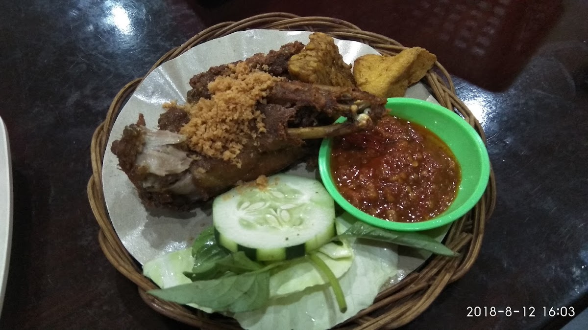 Ayam Penyet Pak Tjomot (Boulevard) Photo 10
