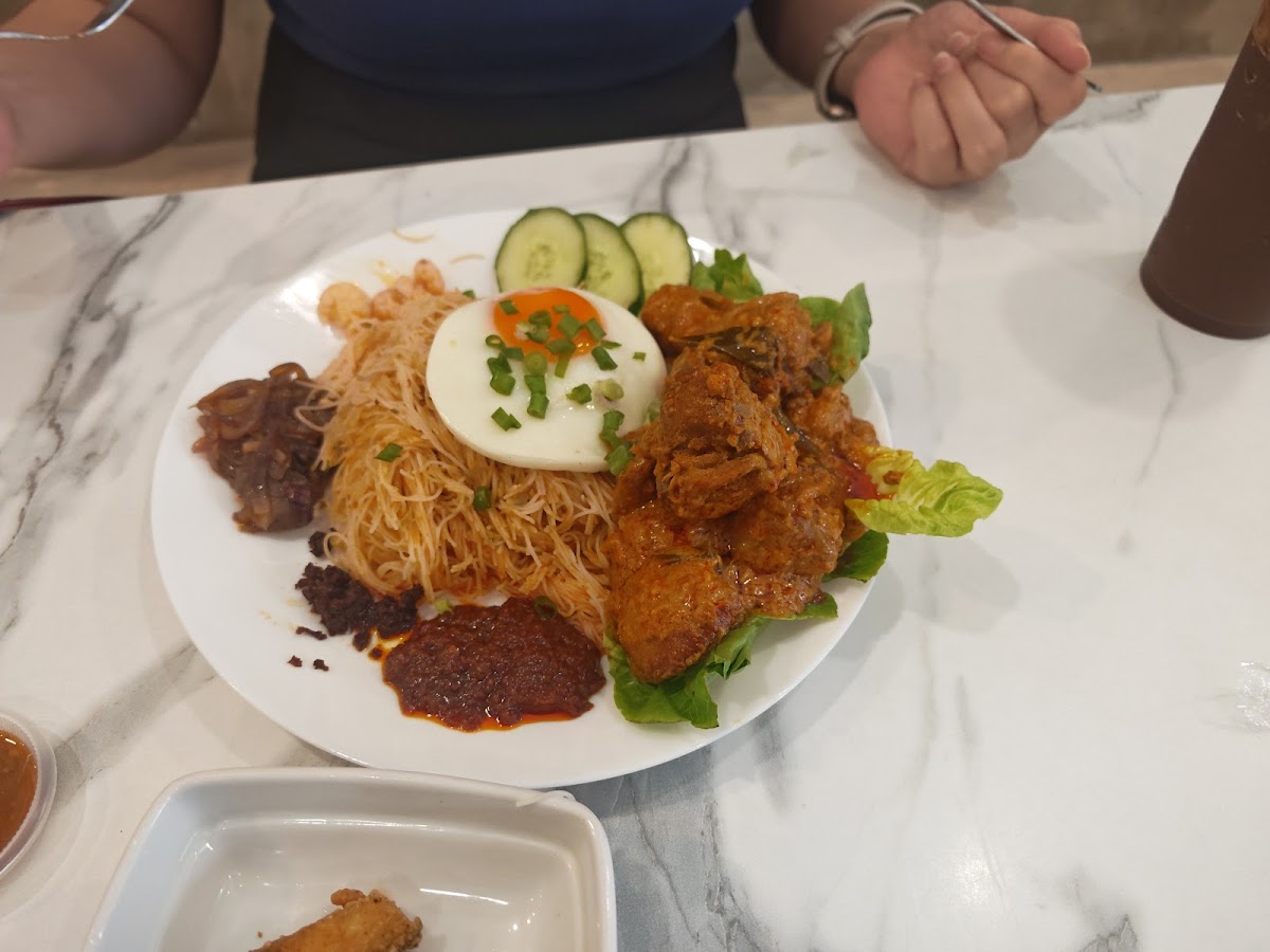 Happiness Gourmets Restaurant Photo 4
