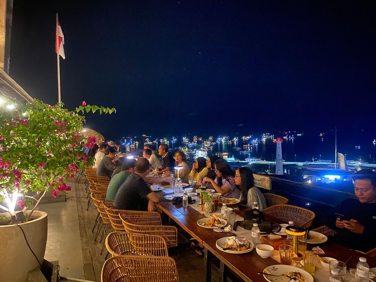 Taman Laut Handayani Seafood Restaurant Labuan Bajo