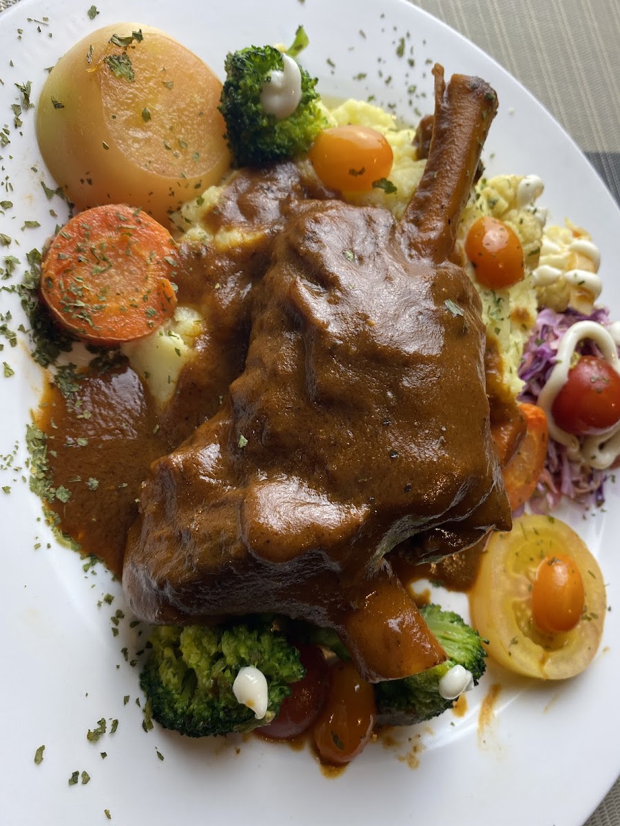 Three Amigos Restaurant Bar Kuching Photo 6