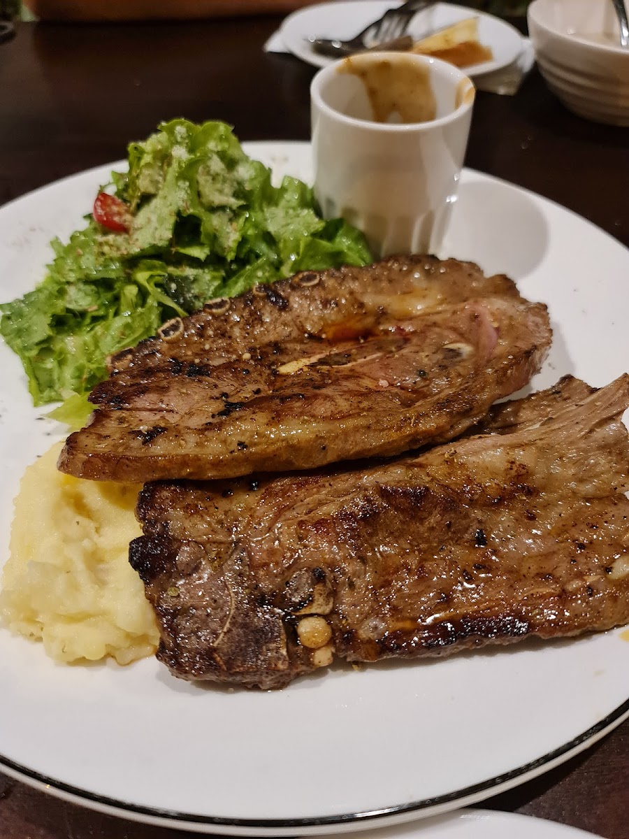 Three Amigos Restaurant Bar Kuching Photo 9