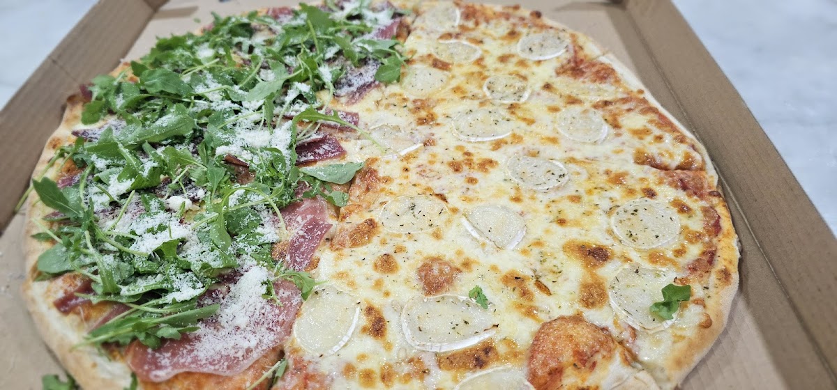 Queen Pizza Photo 6