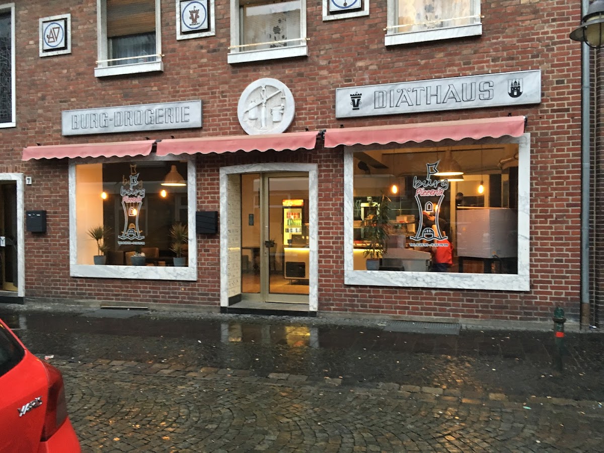 Burg-Pizzeria