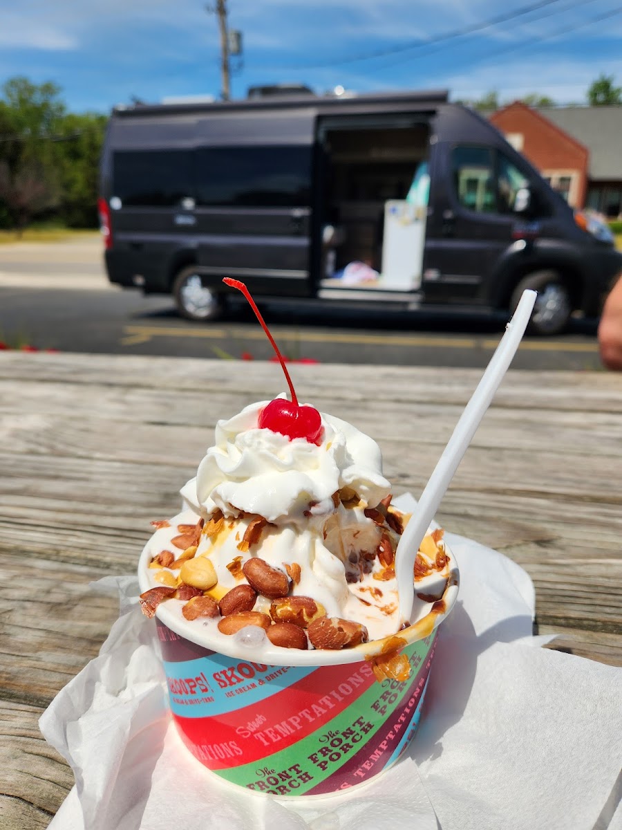 Skoops Ice Cream & Drive Thru Photo 7