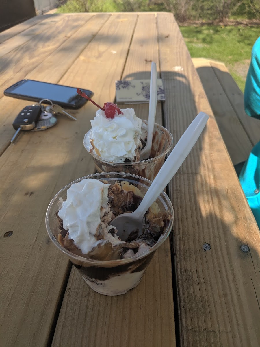 Skoops Ice Cream & Drive Thru Photo 9