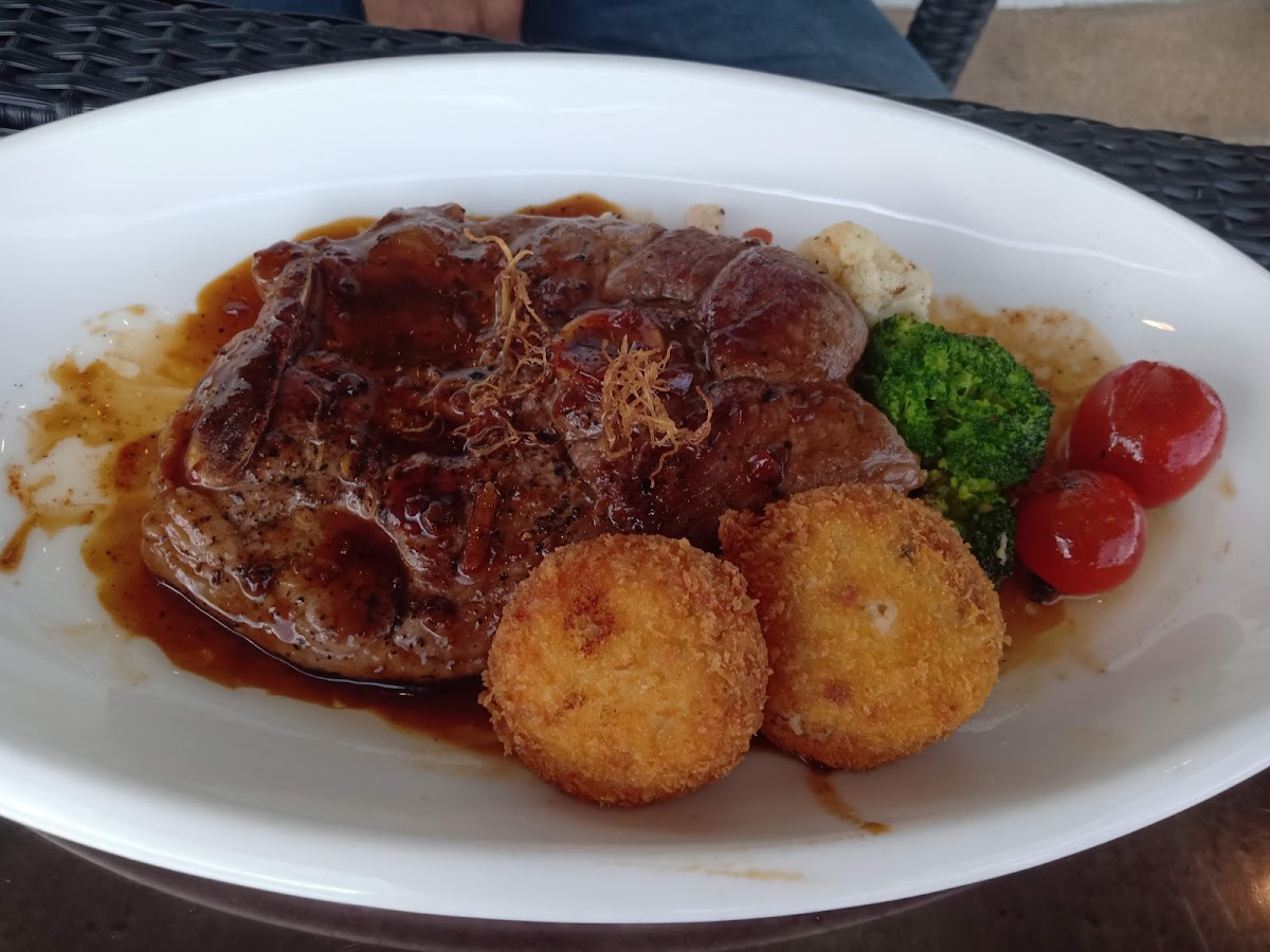 Dome Restaurant Photo 6