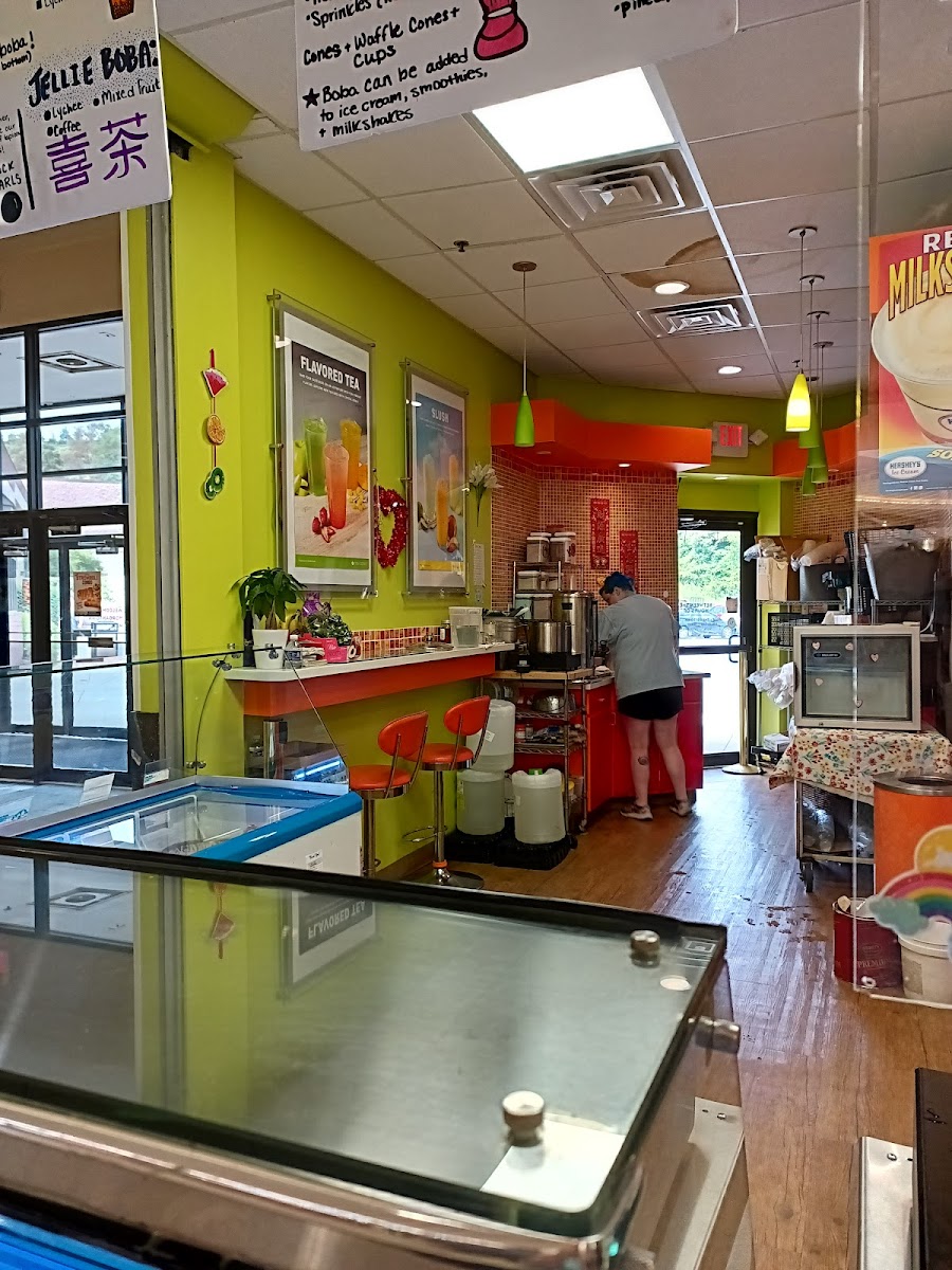 XiCha Bubble Tea & Hershey's Ice Cream Photo 10