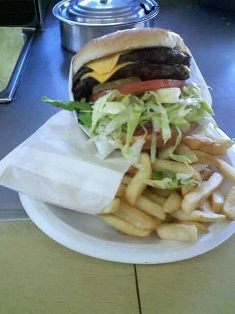 Tom's Burgers Photo 3