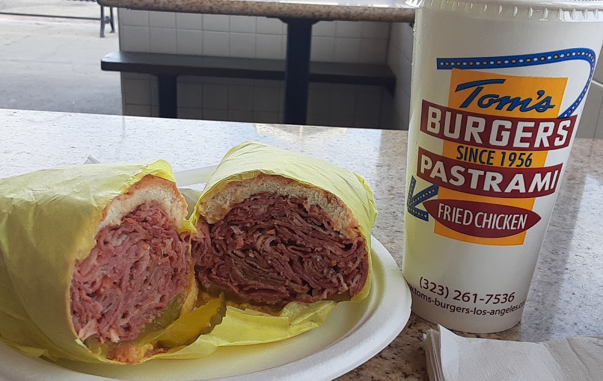 Tom's Burgers Photo 6