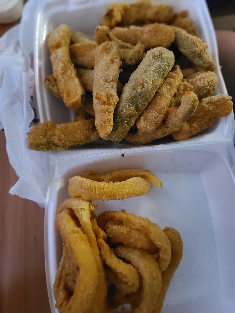 Tom's Burgers Photo 9