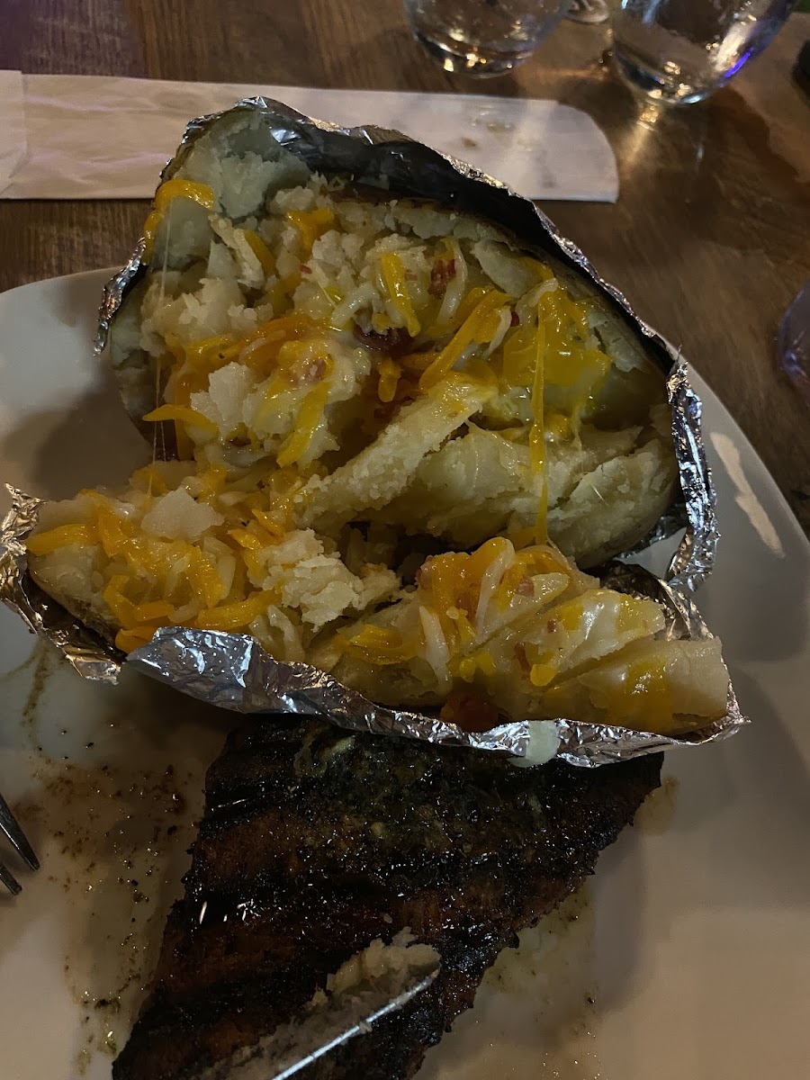 Whiskey Bent Steakhouse & Saloon Photo 5