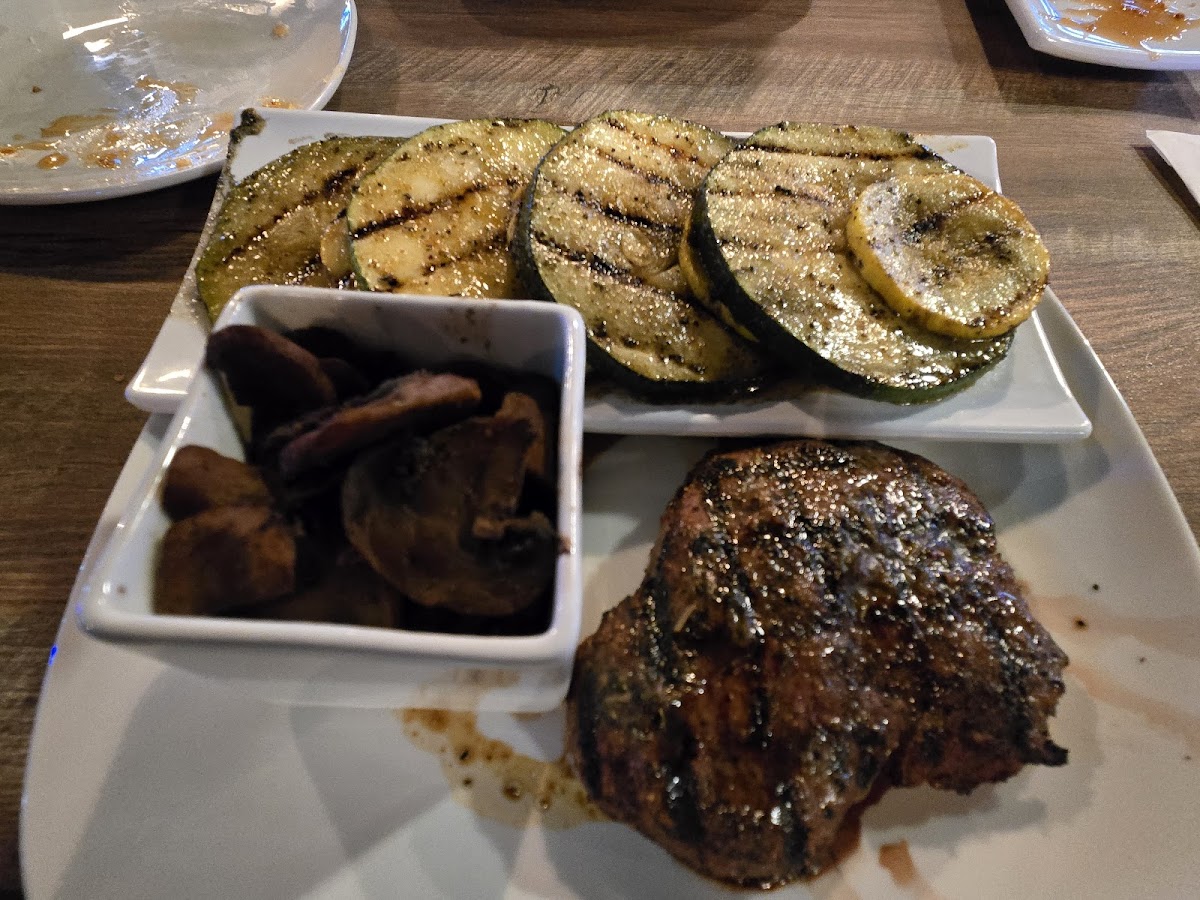 Whiskey Bent Steakhouse & Saloon Photo 7