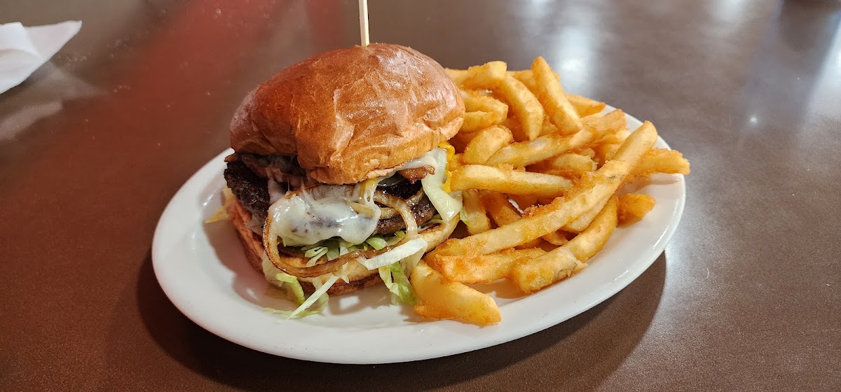 Burger Barn of Yale Photo 9
