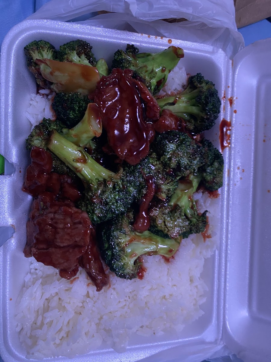 Lucky Wok Restaurant Store Photo 5