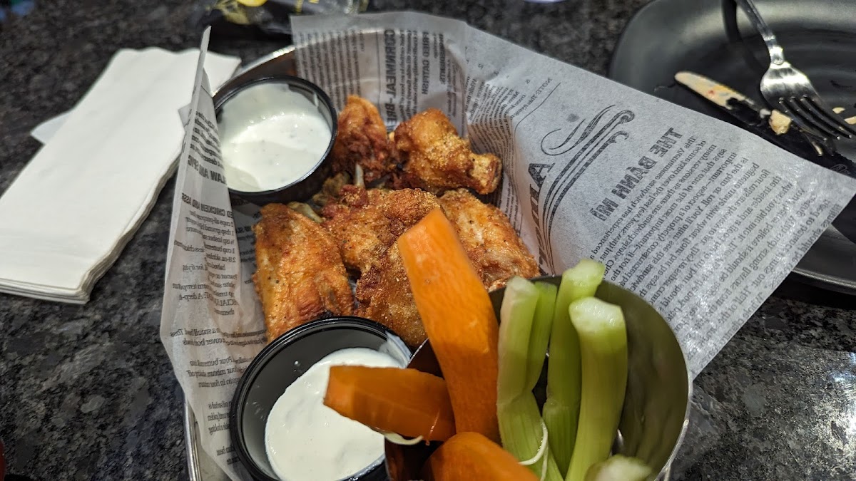 Adventure Crossing Bar & Grill Photo 5