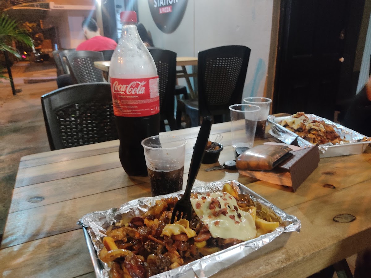 Burger Station Floridablanca Photo 9