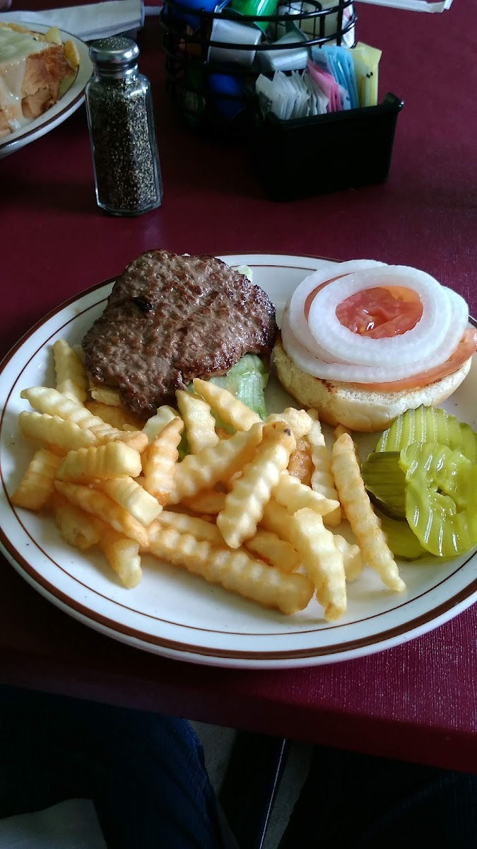 The FarmHouse Restaurant LLC Photo 5