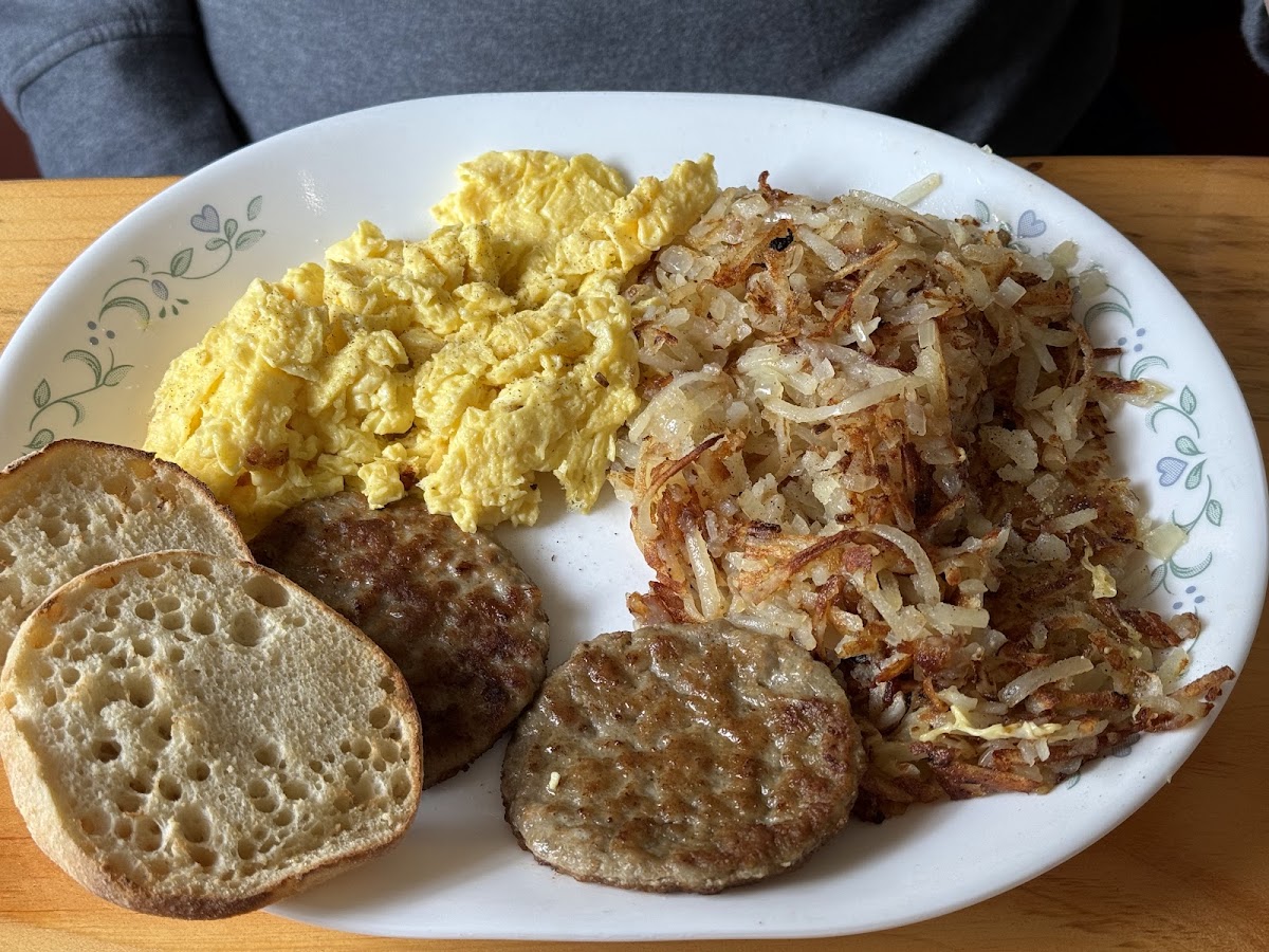 The FarmHouse Restaurant LLC Photo 8