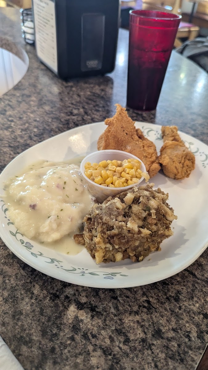 The FarmHouse Restaurant LLC Photo 9