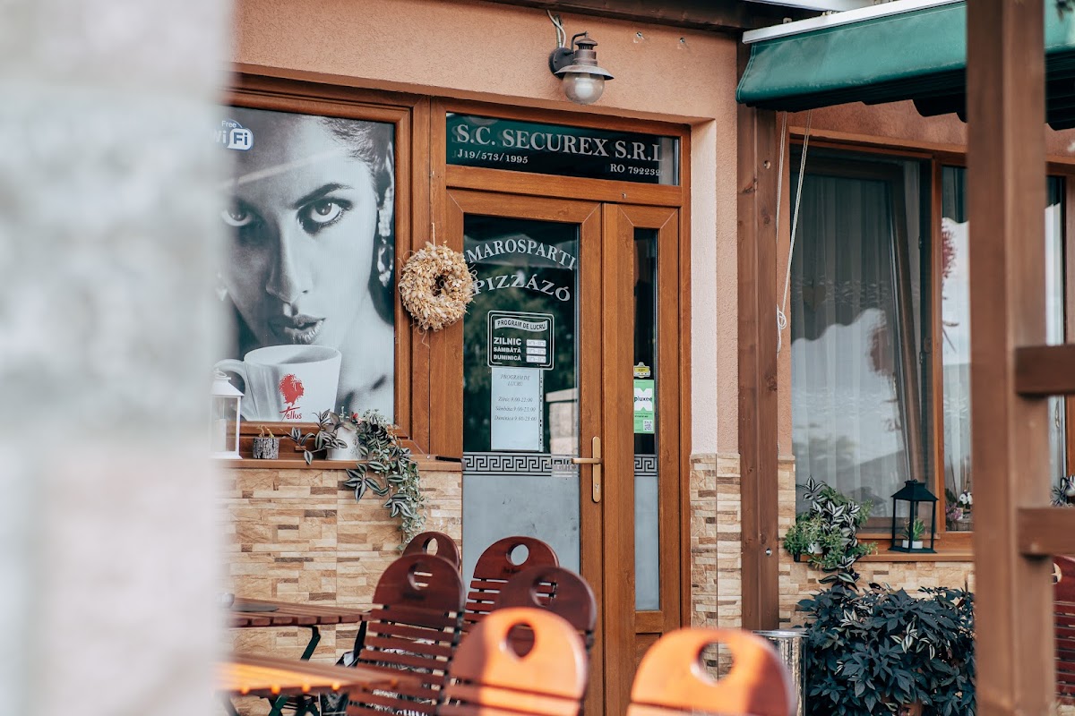 Marosparti Kisvendéglő és Pizzéria Photo 2