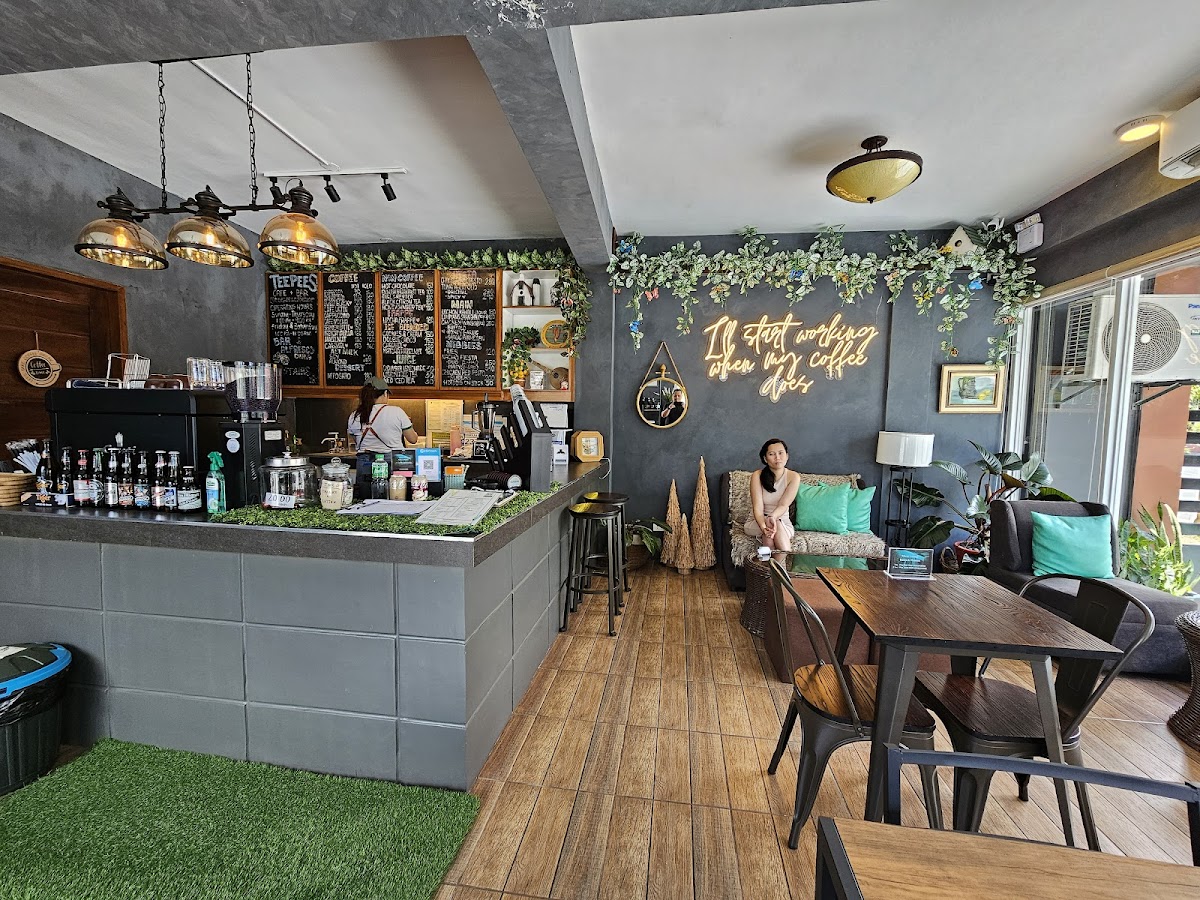 Teepee's Café and Bar Photo 4