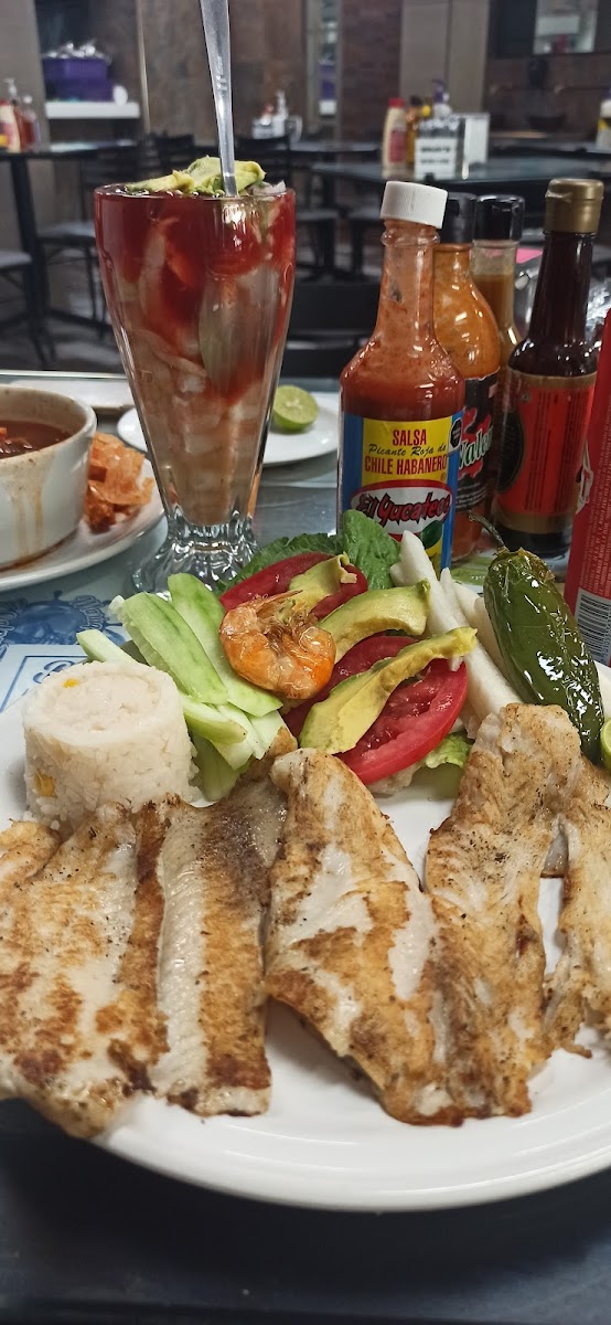 Pescados Y Mariscos La Güera Del Calpus Photo 10