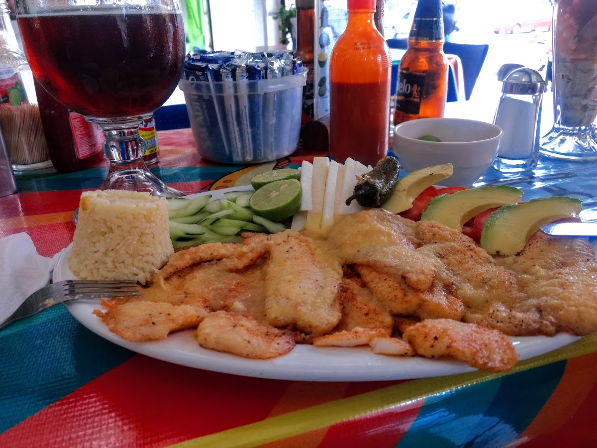 Pescados Y Mariscos La Güera Del Calpus Photo 9