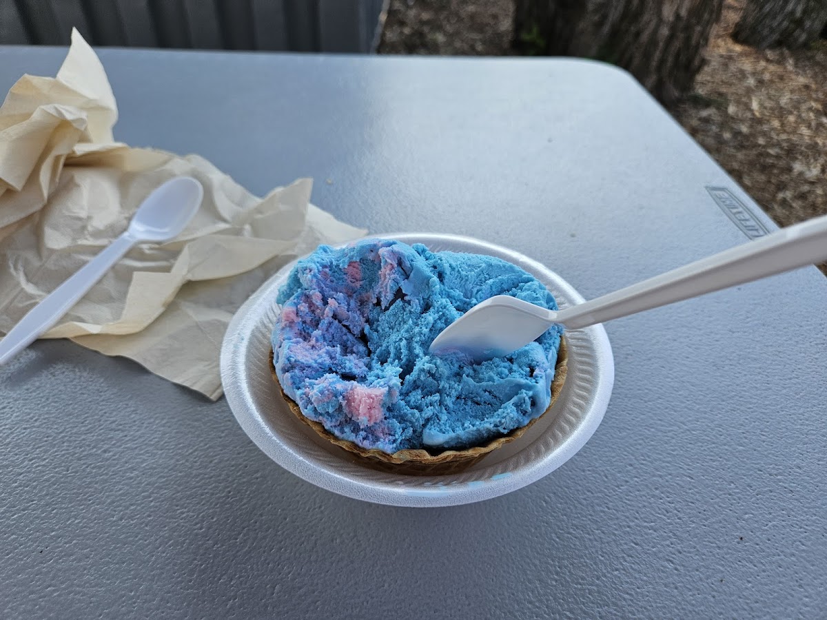 Mooey's Ice Cream Photo 10