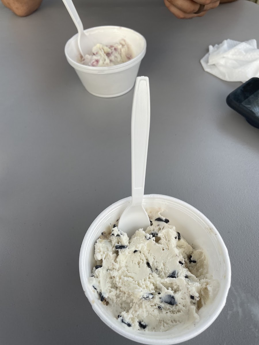 Mooey's Ice Cream Photo 9