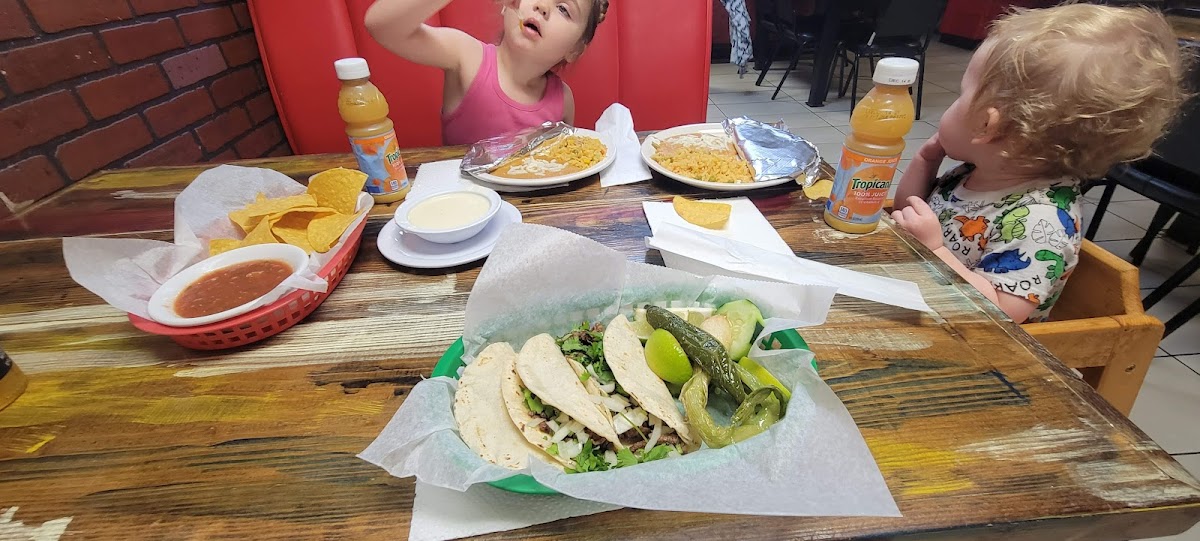 Taqueria Guanajuatos Photo 5