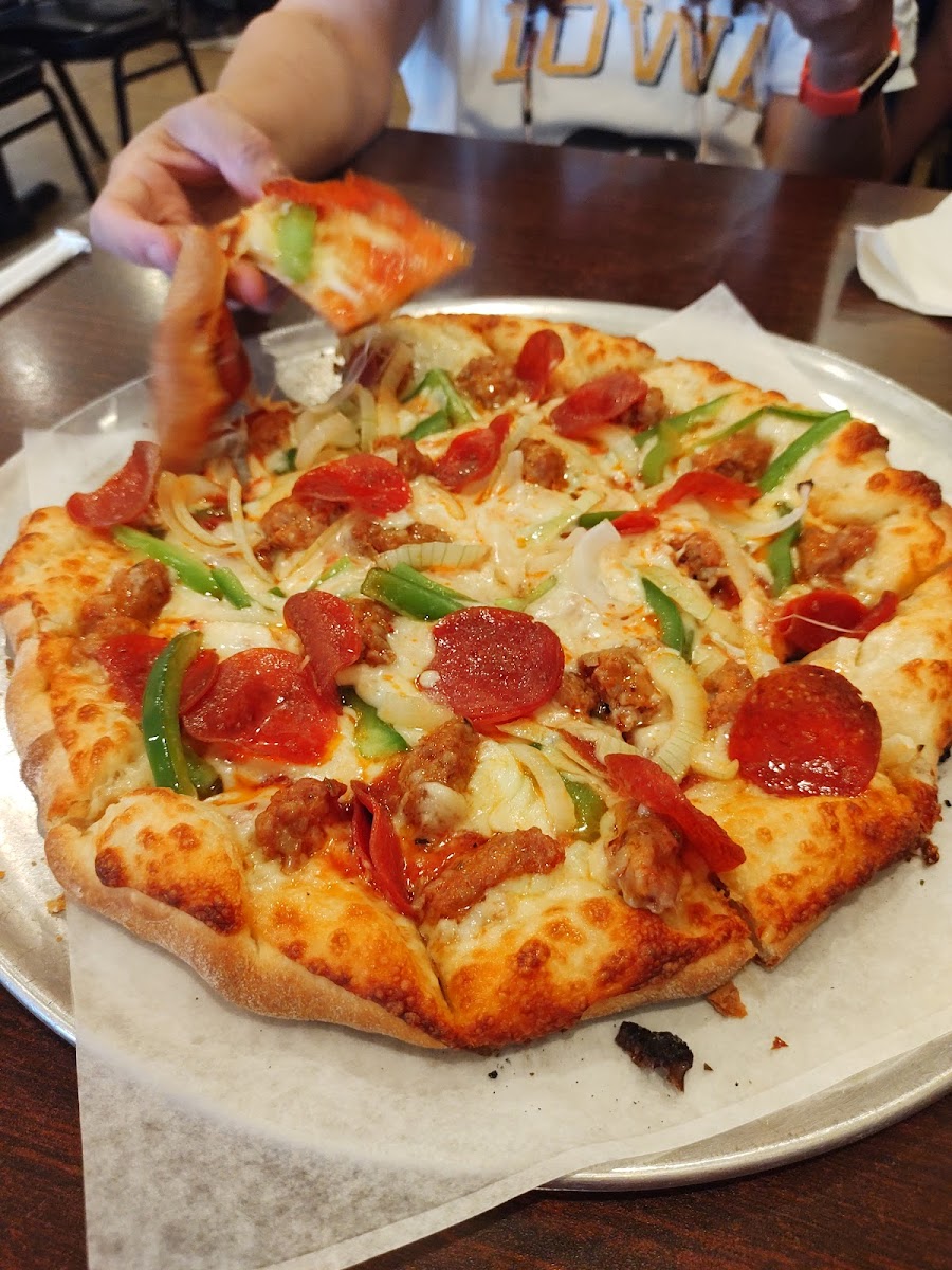 Winn's Pizza and Steakhouse Norwalk Photo 3