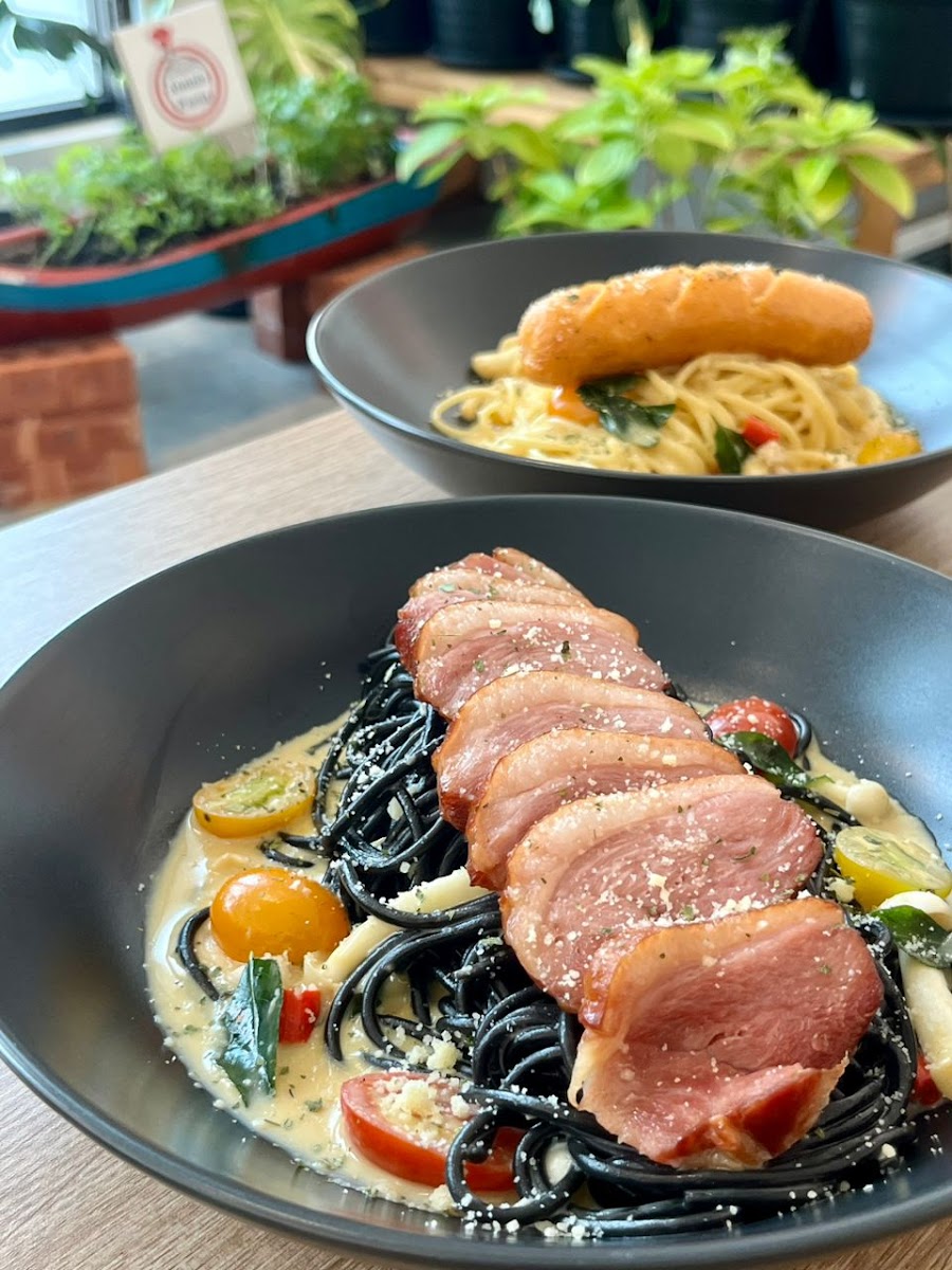 Jonnis Pasta & More Photo 3